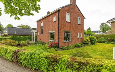 Vrijstaande woning te koop: Burgemeester Bartelsstr 1, Oosterpark Hoogezand