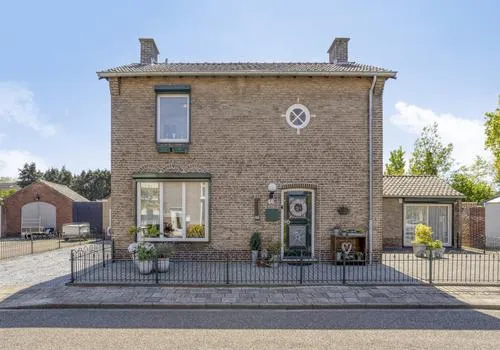 Vrijstaande woning te koop: Burgemeester Beerenbroekstraat 46, Roermondse Veld Roermond