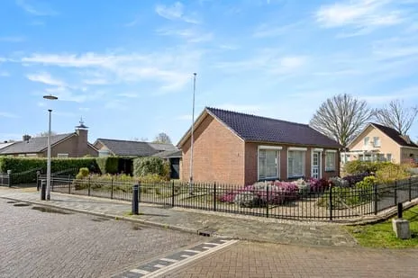 Vrijstaande woning te koop: Burgemeester Bouwensweg 2, Horssen Horssen