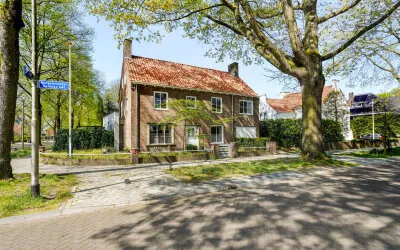 Vrijstaande woning te koop: Burgemeester Damsstraat 33, Burgemeestersbuurt Tilburg