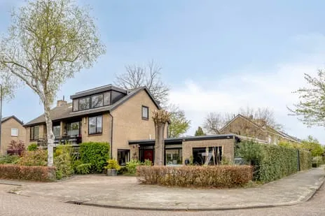 Hoekwoning te koop: Burgemeester de van der Schuerenlaan 7, Componistenbuurt Oosterhout (Nb)