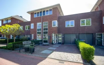 Tussenwoning te koop: Burgemeester Dolmanslaan 15, Hogebrug Maarssen
