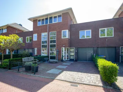Tussenwoning te koop: Burgemeester Dolmanslaan 15, Hogebrug Maarssen
