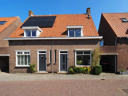 Twee-onder-één-kap te koop: Burgemeester Drijberplein 44, Buitenuitbreiding-Oost Sliedrecht