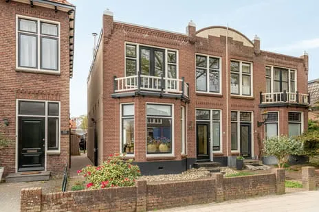 Twee-onder-één-kap te koop: Burgemeester Falkenaweg 128, Midden Heerenveen