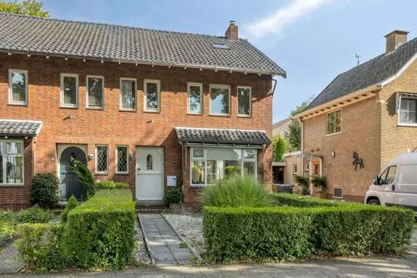 Koopwoning: Burgemeester Falkenaweg 73 in Heerenveen - €475.000 - 161m²