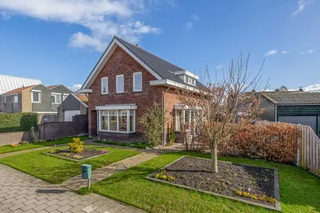 Vrijstaande woning te koop: Burgemeester Klinkhamerweg 24A, Zevenhuizen Bloemenbuurt Zevenhuizen (Zh)