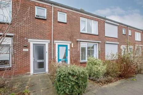 Tussenwoning te koop: Burgemeester Klinkhamerweg 58, Zevenhuizen Bloemenbuurt Zevenhuizen (Zh)