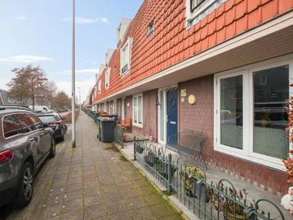 Tussenwoning te koop: Burgemeester Kootlaan 179, Legmeer Uithoorn