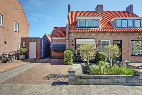 Twee-onder-één-kap te koop: Burgemeester Lotsystraat 26, Dorp Valkenburg (Zh)