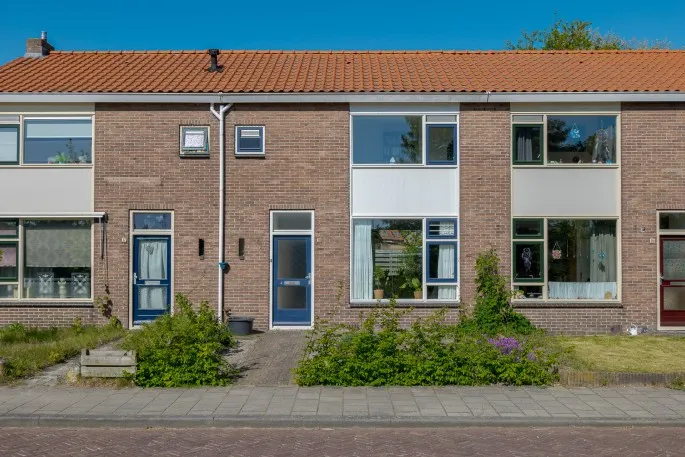 Tussenwoning te koop: Burgemeester Mackaystraat 18, Zeeheldenbuurt Meppel