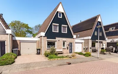 Tussenwoning te koop: Burgemeester Nieborgstraat 15, Nieuw-Lekkerland-Dorp Nieuw-Lekkerland