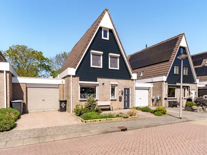 Tussenwoning te koop: Burgemeester Nieborgstraat 15, Nieuw-Lekkerland-Dorp Nieuw-Lekkerland