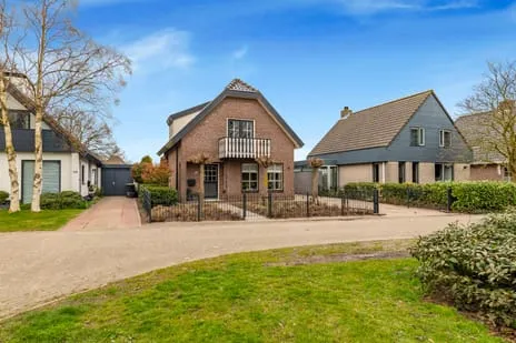 Vrijstaande woning te koop: Burgemeester Nieuwenhuijsenstraat 34, Limmen West Limmen