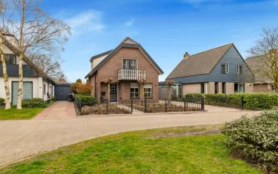 Vrijstaande woning te koop: Burgemeester Nieuwenhuijsenstraat 34, Limmen West Limmen