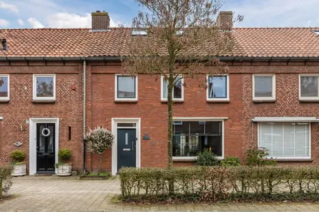 Tussenwoning te koop: Burgemeester Philipsenstraat 16, Burgemeesters Goirle