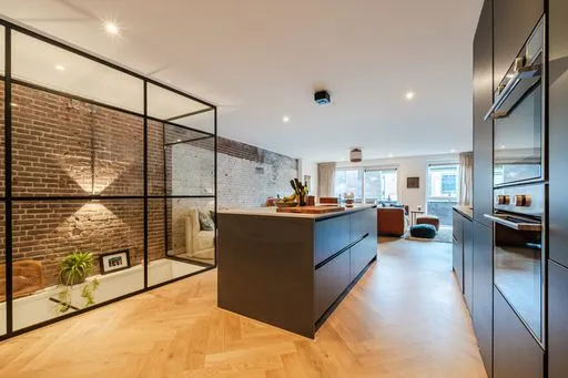 Studio te koop: Burgemeester Roosstraat 43, Rotterdam