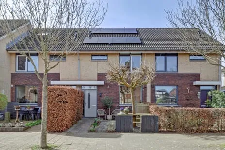 Tussenwoning te koop: Burgemeester Schakelstraat 5, Noordeloos-Dorp Noordeloos