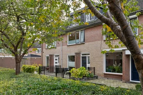 Tussenwoning te koop: Burgemeester Schefferstraat 2, Arkel-Dorp Arkel