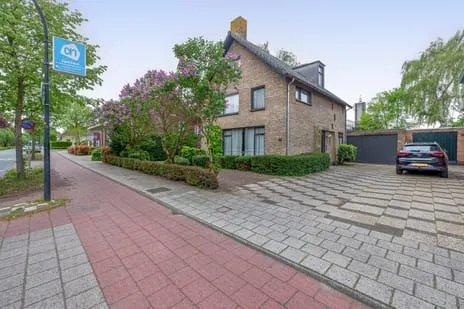 Vrijstaande woning te koop: Burgemeester Smeelelaan 66, Antoniusparochie Waalwijk