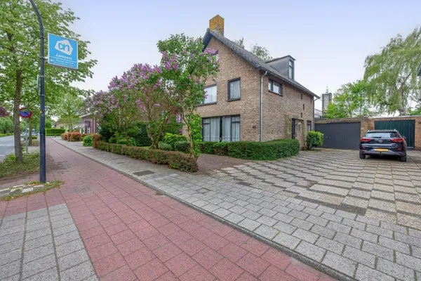 Vrijstaande woning te koop: Burgemeester Smeelelaan 66, Antoniusparochie Waalwijk