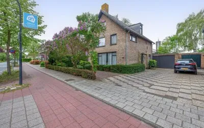 Vrijstaande woning te koop: Burgemeester Smeelelaan 66, Antoniusparochie Waalwijk
