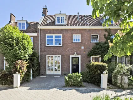 Tussenwoning te koop: Burgemeester Suijsstraat 8, Burgemeestersbuurt Tilburg