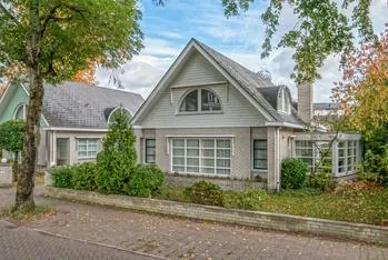 Vrijstaande woning te koop: Burgemeester Uijenstraat 3, Waalre Waalre