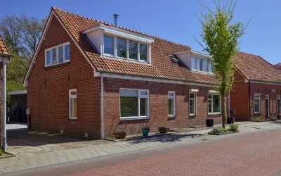 Twee-onder-één-kap te koop: Burgemeester van der Borchstraat 15, Holten