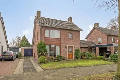 Hoekwoning te koop: Burgemeester van der Weidenlaan 63, Donk Beek En Donk