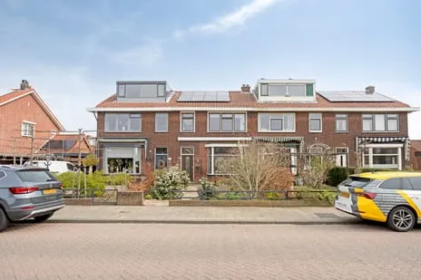 Tussenwoning te koop: Burgemeester van Esstraat 196, Pernis Pernis Rotterdam