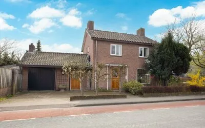 Vrijstaande woning te koop: Burgemeester van Heystlaan 1, Baardwijk Waalwijk