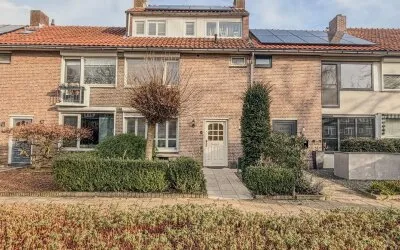 Tussenwoning te koop: Burgemeester van Hooffln 42, D'Ekker Veldhoven