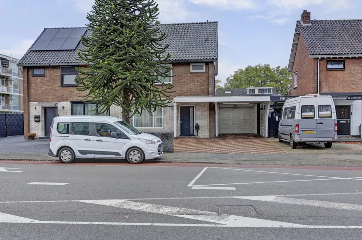 Tussenwoning te koop: Burgemeester Van Veenlaan 80, Boswinkel-De Braker Enschede