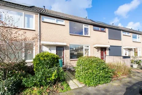 Tussenwoning te koop: Burgemeester Verstegenstraat 44, Westzaan Noord Westzaan