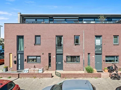 Tussenwoning te koop: Burgemeester Waldeckstraat 65, Houtwijk 'S-Gravenhage