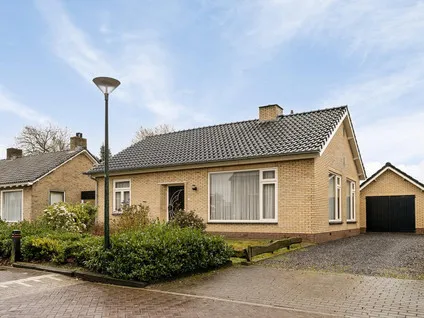 Vrijstaande woning te koop: Burgemeester Wientjensstraat 12, Reek Reek