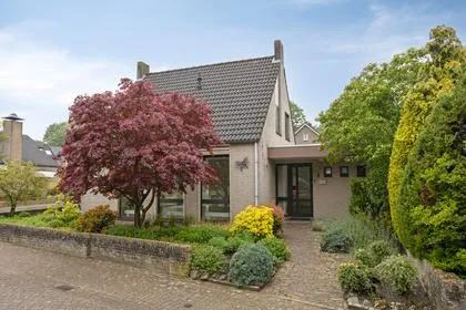 Vrijstaande woning te koop: Burgemeester Wittestraat 1, Engelsbergen Eindhoven