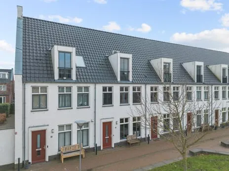 Tussenwoning te koop: Burgemeestersplantsoen 16, Burgemeesterswijk Maassluis