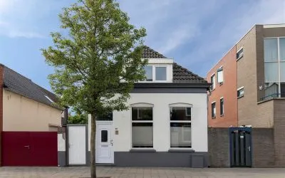Vrijstaande woning te koop: Burgerhoutsestraat 92, Sint Josephbuurt Roosendaal
