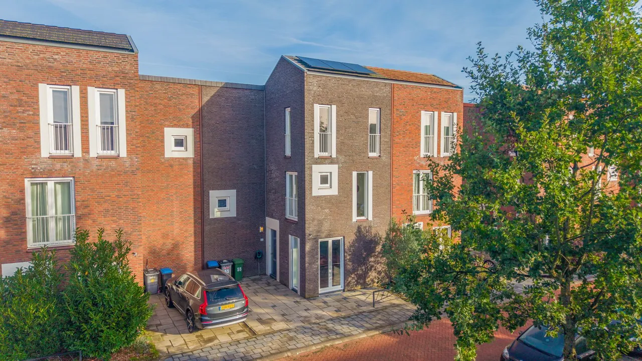 Tussenwoning te koop: Burgerwaard 55, Arnhem