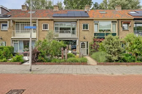Tussenwoning te koop: Burggravenlaan 3, 't Sandt Katwijk (Zh)