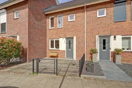 Tussenwoning te koop: Burgstraat 21A, Giessen Giessen