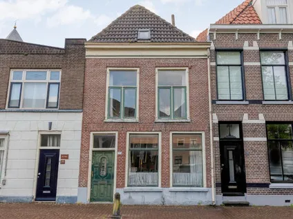 Terraced house for sale: Burgwal 132, Binnenstad Kampen Kampen