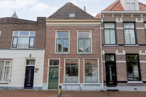 Tussenwoning te koop: Burgwal 132, Binnenstad Kampen Kampen