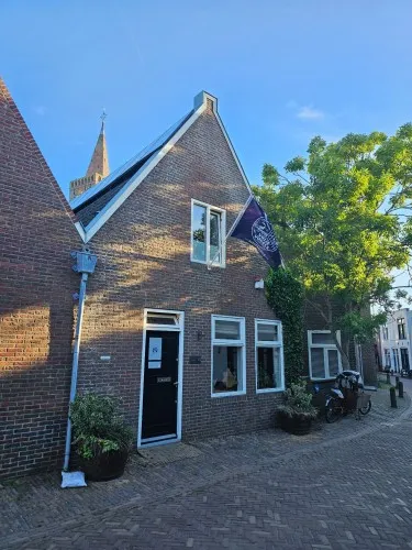 Corner house for sale: Burgwal 14, Den Burg Den Burg