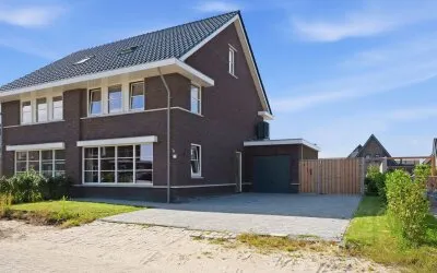 Twee-onder-één-kap te koop: Burrefeart 17, Franeker Alvestudewyk Franeker