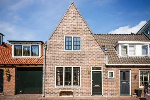 Tussenwoning te koop: Bussummerstraat 64, Naarden Vesting Naarden