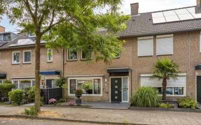Tussenwoning te koop: Busweg 20, Heesterakker Eindhoven