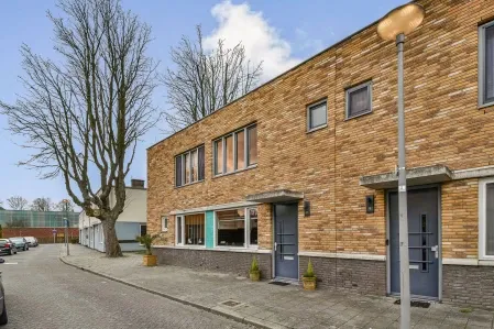 Tussenwoning te koop: Buurkamp 11, Zuidwijk Rotterdam